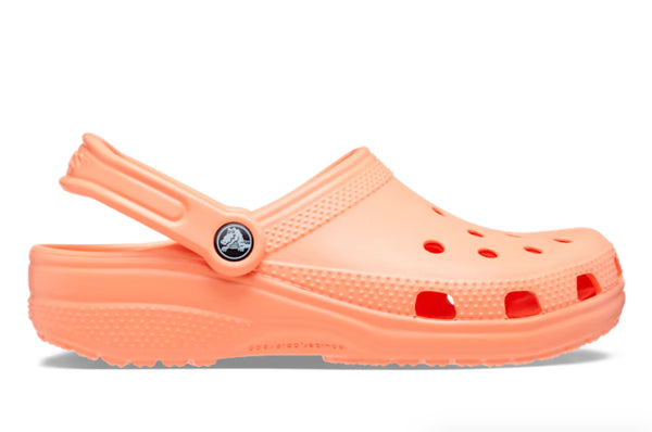 Crocs Classic Clog in Papaya