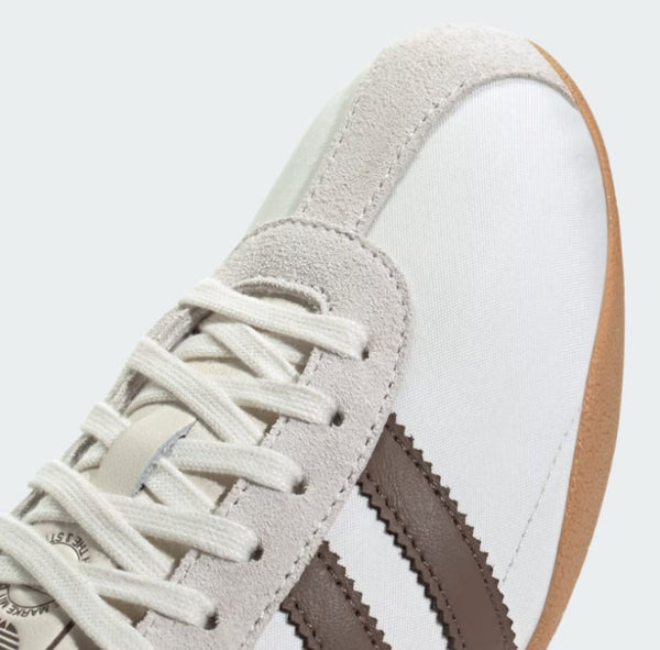 Adidas Tokyo Shoes in Off White / Earth Strata / Gold Metallic