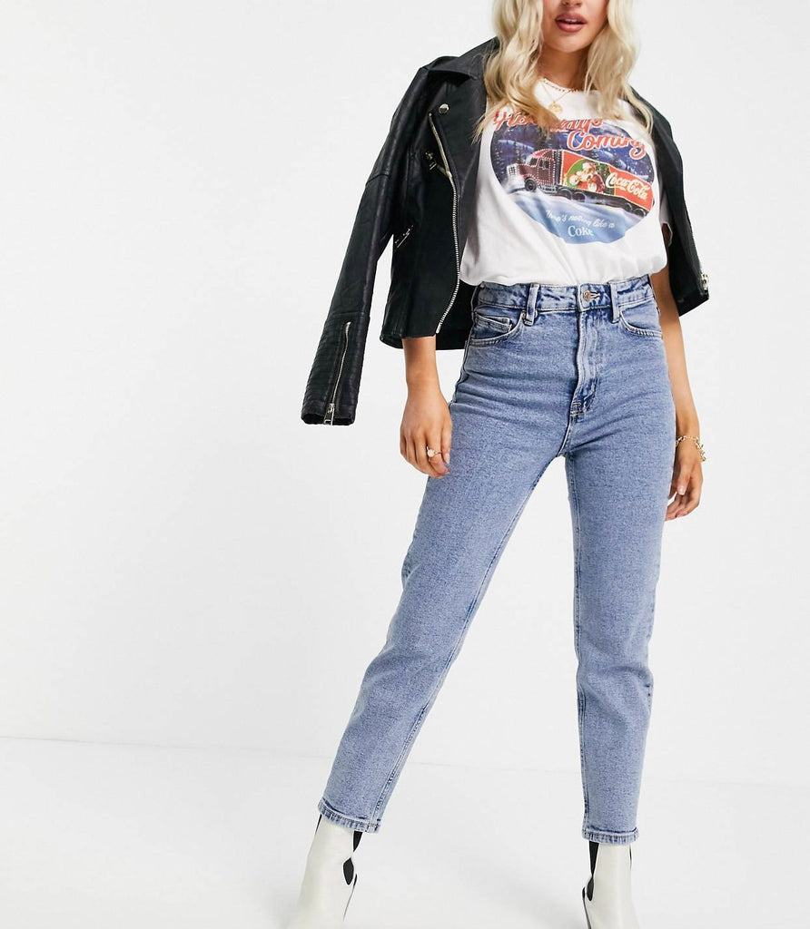 Stradivarius Petite Slim Mom Jeans With Stretch in Washed Blue –  Justhypecambodia